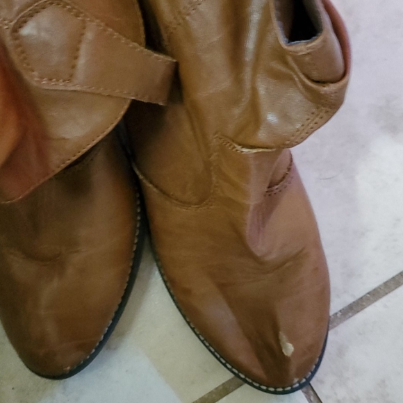 Size 7 booties - Picture 2 of 2